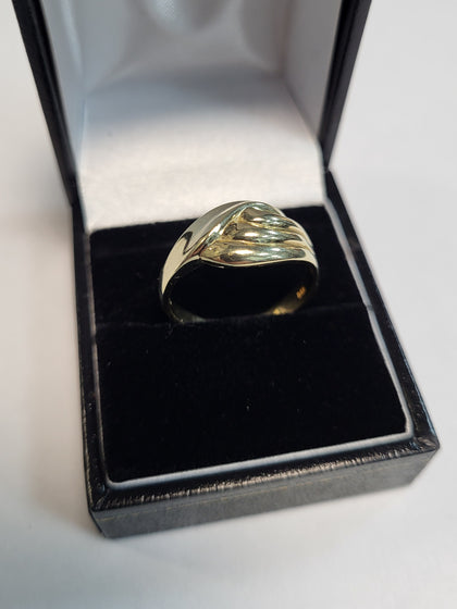 9ct Yellow Gold Patterned Ring - Size T/U - 3.63g