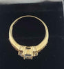 9CT - Yellow Gold Ring With Clear Stones - 2.29g - Size L