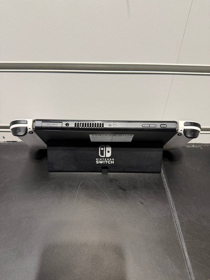 Nintend Switch OLED No Dock With Charger & Case