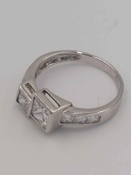 (9ct Hallmarked&Tested), White Gold Ring With Square Clear Stones, 2.4g, Size N