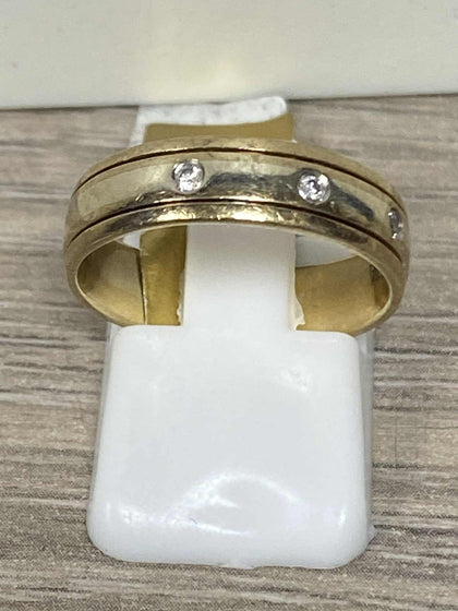 9ct Gold Ring (Size N) Apx 3.6g