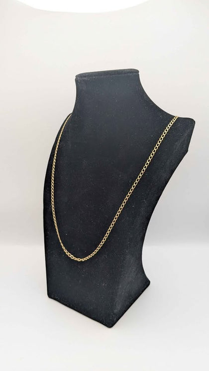 375 HALLMARKED 9CT, YELLOW GOLD, CURBED CHAIN, 26