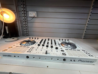Pioneer DDJ-SX Serato DJ Controller **collection only wythensahwe**