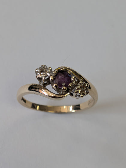 9ct Gold Diamond  &Red Stone  Ring Size L