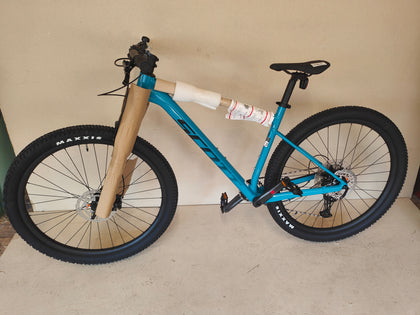 Scott Scale 980 Mountain Bike Blue