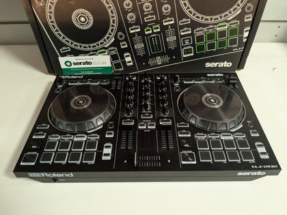 Roland DJ-202 Serato DJ Controller