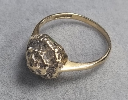 9ct Gold Cluster Type Ring size L