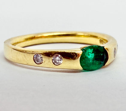 18ct yellow gold green & diamond K 1/2