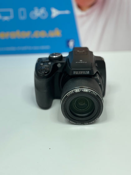 Fujifilm finepix s8300 Bridge camera
