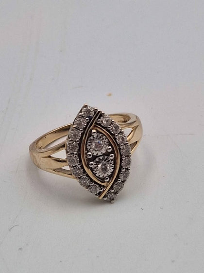 9ct Yellow Gold Ring With 0.15ct Diamond Stones - Size T - 5.22 Grams