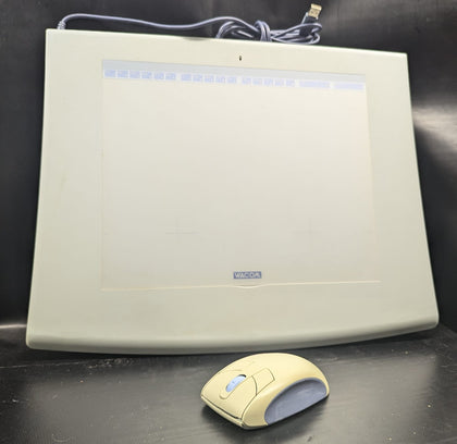 WACOM 2003 intuos 2 9X12 active area drawing tablet   *** NO PEN *** SALE*Collection Only*