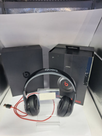 Beats by Dr. Dre Beats Solo2 Wireless On-Ear - Black HEADPHONES ,BOXED