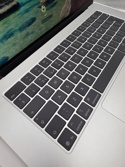 Apple Macbook Air M4 (24 month warranty)