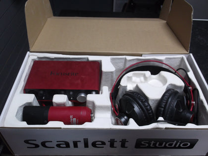 Focusrite scarlett 2i2 studio