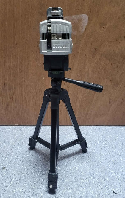 Dewalt (DW089) 3 Beam Laser Level And Tripod