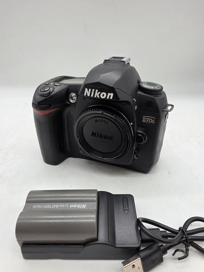 Nikon D70s Camera (24 month warranty)