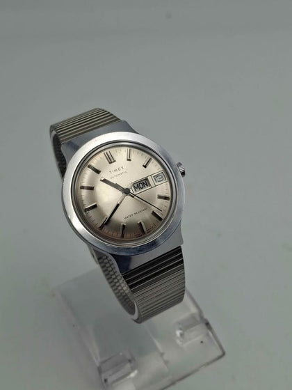 Timex 1977 Marlin Automatic Watch – Vintage Men's Mechanical Wristwatch – Classic Design