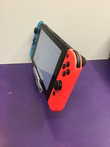 Nintendo Switch (Neon Red/Blue)