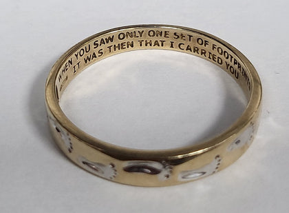 Beautiful 9CT Yellow Gold Band Ring With Footprint Design And Inscription - 2.05g - Size U - Hallmarked