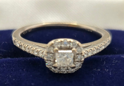 18CT WHITE GOLD RING 3.4