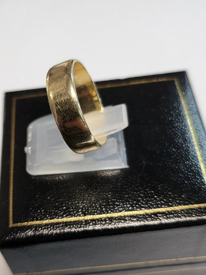 9CT Yellow Gold Band Ring  - Size Q - 4.39G - Hallmarked