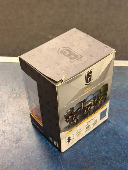 smoke rainbow six figure