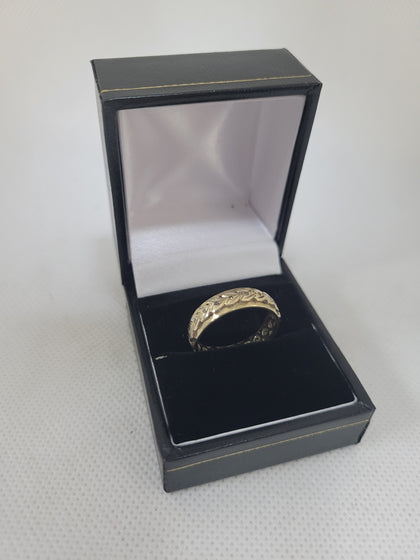 9K Gold Ring with Pattern Design, 375 Hallmarked, 3.79Grams, Size: Q, Box Included