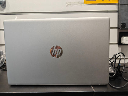 HP 17-CP2008/Ryz 5 7520u/8GB RAM/512GB SSD/17