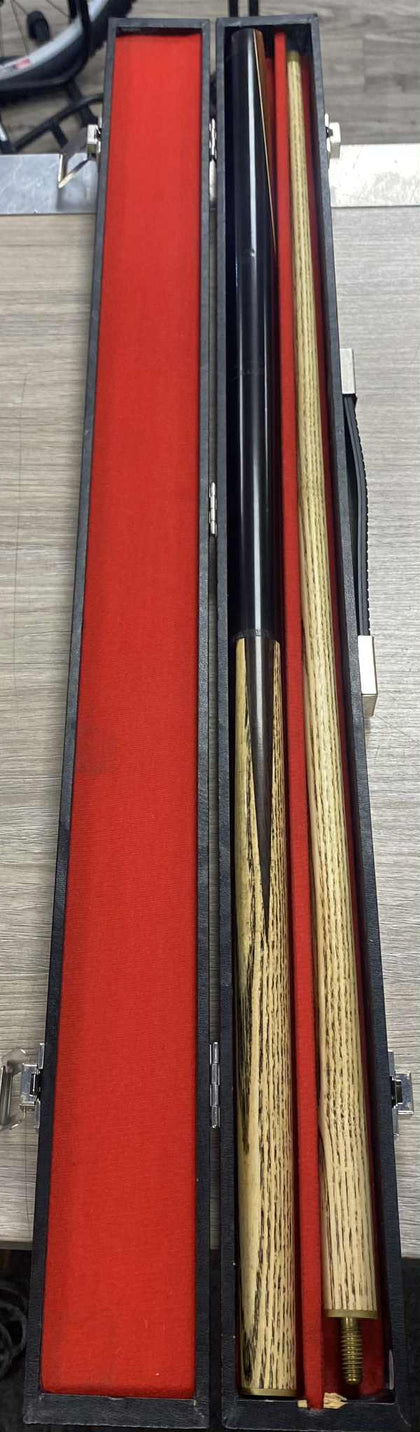 B-square cue with case