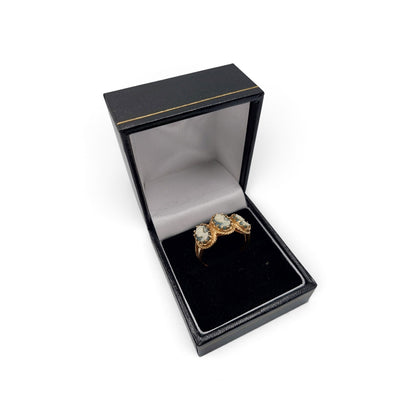 9CT Vintage Cameo Ladies Gold Ring, 3.8Grams, Hallmarked 375, Size S