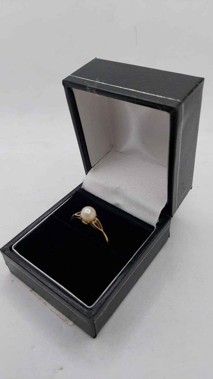 9ct Yellow Gold Ring With Pearl Like Stone - 1.25 Grams - Size P - Fully Hallmarked