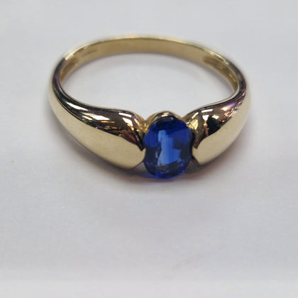 9CT RING WITH  DARK BLUE STONE  2.65G SIZE T PRESTON STORE