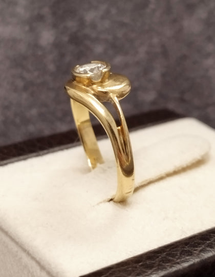 9ct Yellow Gold Bezel set Clear Stone - Size M