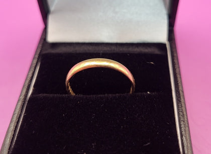 18CT - Yellow Gold Band Ring - 1.86g - Size O