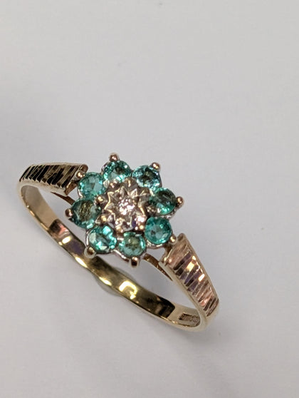 9ct gold diamond & green stone floral ring