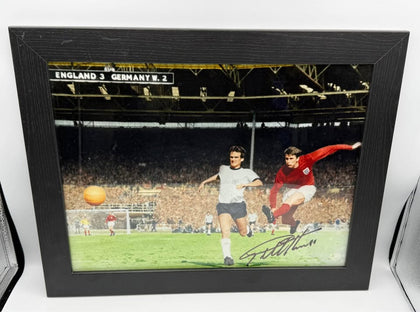 ENGLAND VS GERMANY WORLD CUP 1966 SIR GEOFF HURST SIGNED MEMORABILIA **COLLECTION ONLY**