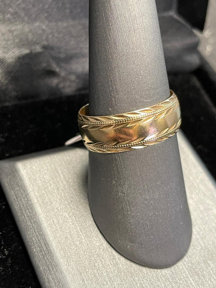 9ct Gold Band Ring 4.5g.