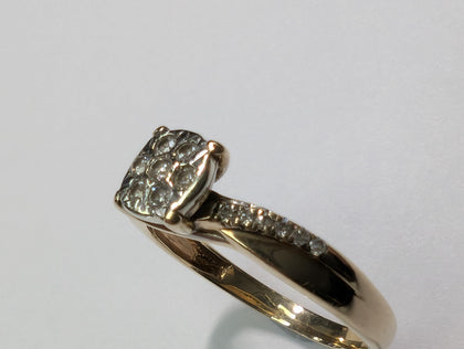 9CT GOLD DIAMOND RING SIZE N 1/2