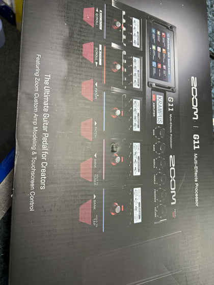 ZOOM G11 MULTI-EFFECT PROCESSOR