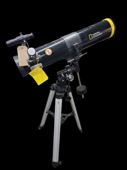 National Geographic 76/700 EQ Reflector Telescope unboxed with stand