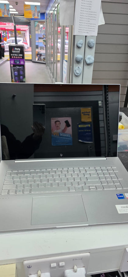 HP Envy Laptop 17-ch0500sa i7 1TB SSD 16GB Ram