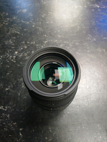 Sigma 70-300mm f/4.0-5.6 APO DG Macro Lens - Sigma