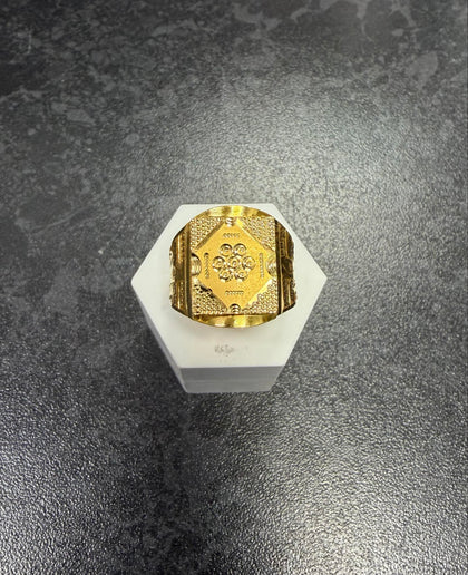 22ct Gold Men's Ring (Size X) 3.69g