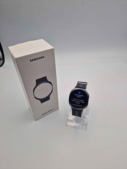 Samsung Galaxy Watch8 Smartwatch - 40mm - Bluetooth - Graphite - Boxed In Excellent Condition