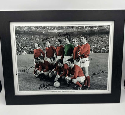 Manchester United FC 'The Busby Babes' Signed 1968 European Cup Winners Memorabilia *COLLECTION ONLY*