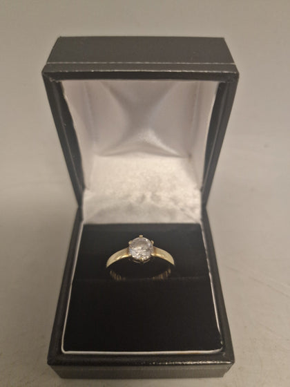 9CT Gold Ring Ladies 375 2.3G Size L ***yellow gold clear stone***