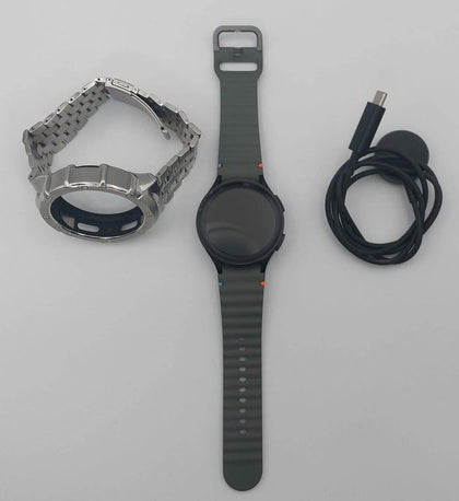 Samsung Galaxy Watch5 Pro 45mm 4G (SM-R925) Black, With Charger, Silicone & Metal Based Strap