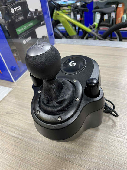 Logitech G923 Racing Wheel, Pedals and manual shifter for xbox