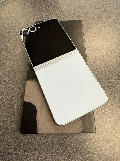 Samsung Galaxy Z Flip 6 - 256 GB - Blue