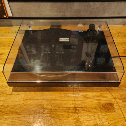 Pro-ject TK-26 Debut-Carbon Turntable